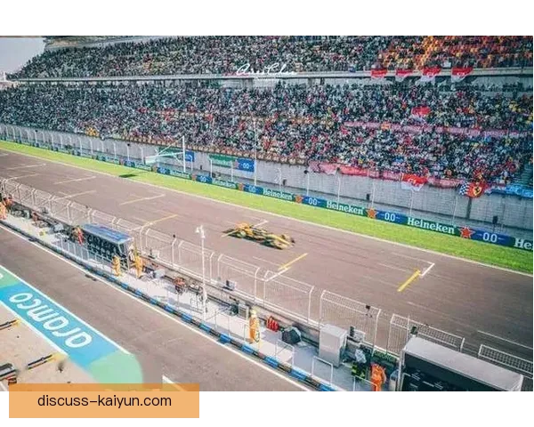 2026赛季F1车坛震荡多队阵容调整引爆围场全球关注焦点再升级