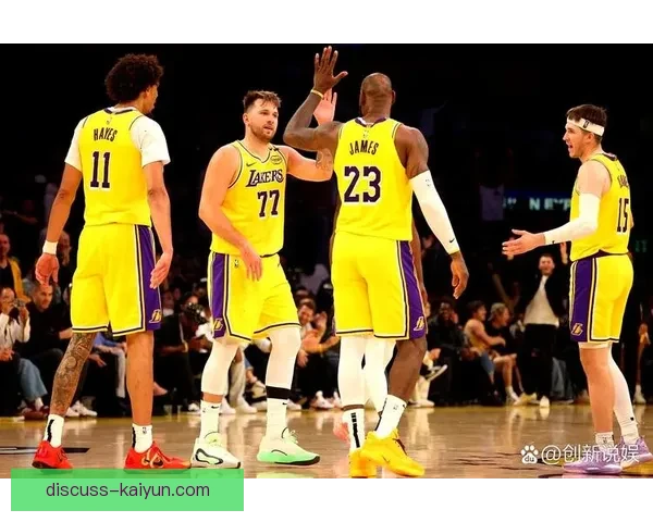詹姆斯率湖人逆转勇士西部排名竞争愈发白热化季后赛席位悬念陡增