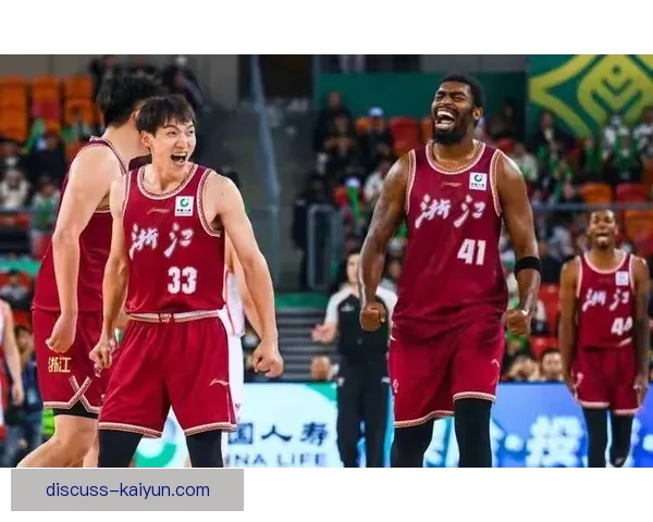 中国男篮世界杯首战告捷，球队展现新阵容强劲实力引关注