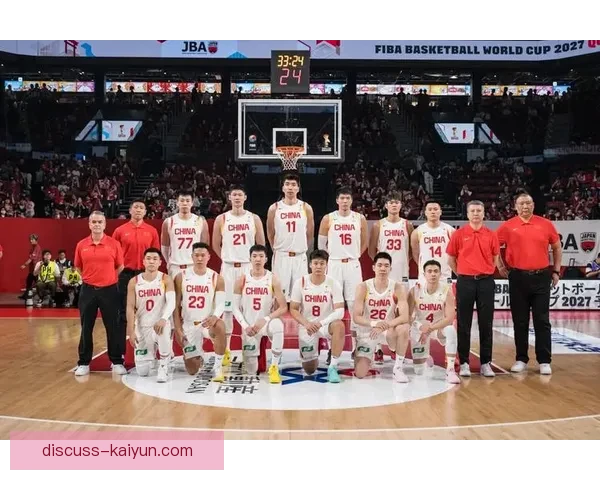 中国男篮新赛季备战全面启动 球员状态回升 引发球迷热议 中国男篮新赛季备战全面启动 球员状态回升 引发球迷热议