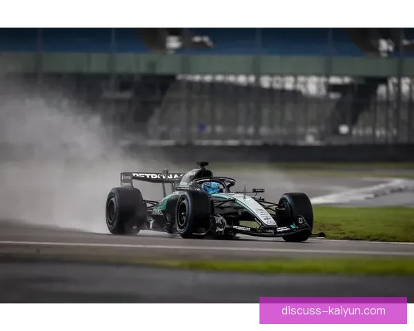 梅赛德斯强势回归F1赛季首秀激烈竞争格局引关注