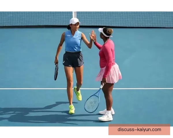 网球赛场最新动态：顶尖球员激烈对决引发关注