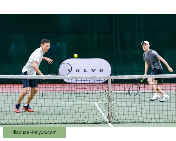 网球赛场风云再起顶尖球星激烈角逐新赛季精彩瞬间