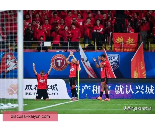 世界杯激战正酣本土球星表现惊艳引发球迷热议