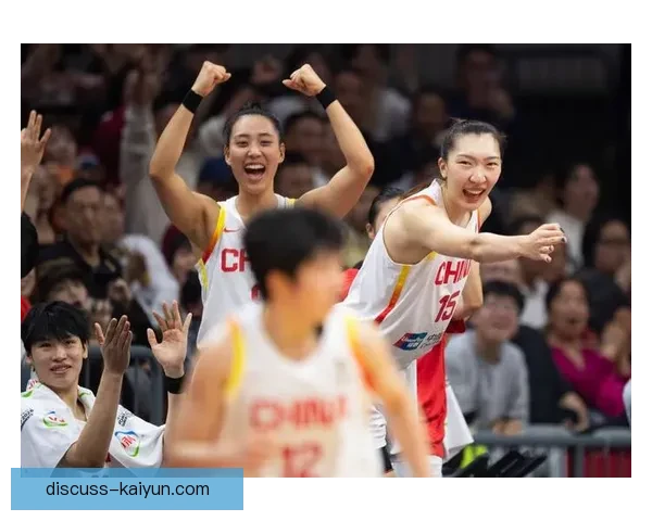 中国篮球队备战世界杯 引领全新赛季风潮 展现年轻力量与团队协作精神